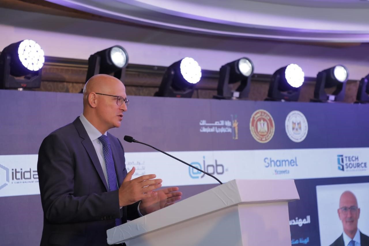 “ITIDA VP Mahmoud Sofrata delivering a speech on stage regarding new incentives for digital freelancers at the WorkShift Summit 